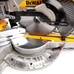 DeWALT DWS727 Afkortzaag - 1600W - 250 X 30mm - DWS727-QS 10 DeWALT DWS727 Afkortzaag - 1600W - 250 X 30mm - DWS727-QS -DeWALT 99ca96b95084a41a424d446791d27d58